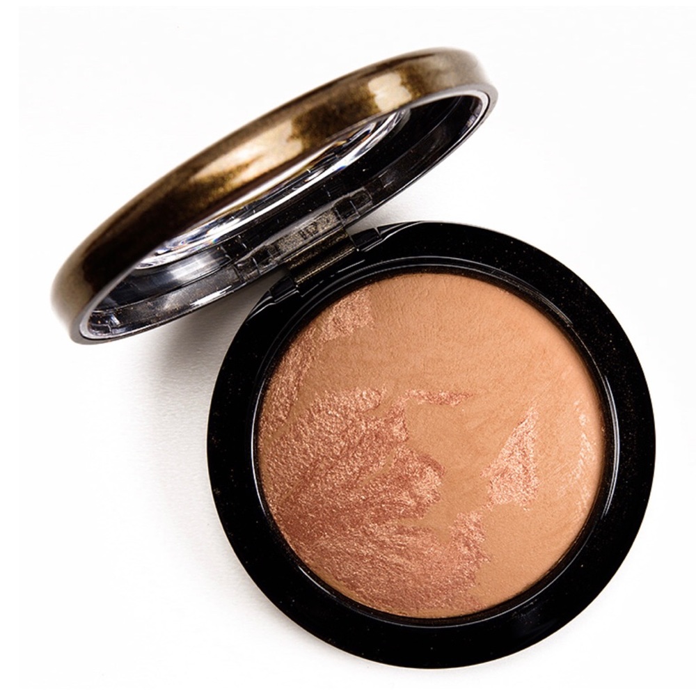 MAC Limited Edition Mineralized Skinfinish